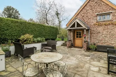 Image de Walnut Cottage, pet friendly, with a garden in Raglan