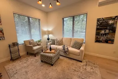 Image de Tranquil 1-bedroom in-law suite in charming Delafield