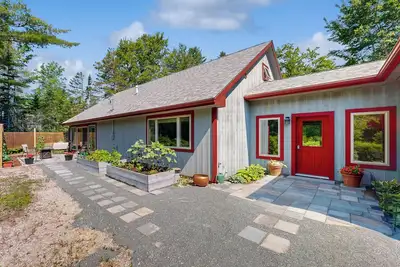 Image de Secluded 2 Br Cottage w/ Private W/D, WiFi & Patio