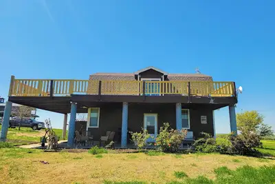 Image de 2br Water View Home w/ Balcony, Fireplace & Ac