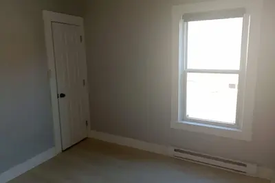 Image de Minimalist apartment, 3 mins walk to Avenir Centre Moncton (1 month or longer)