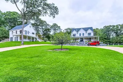 Image de Serene 6-bedroom Vineyard Haven Retreat