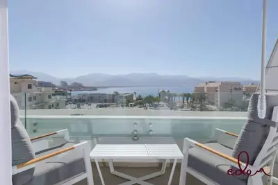 Image de סוויטה עם מרפסת עם הנוף היפה באילת ליד הים -By Edom