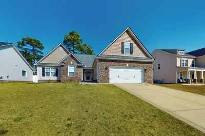 Image de Lovely 3br Home w/ Patio, Fireplace, Pool & Gym