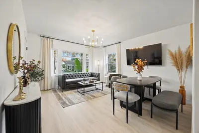 Image de Chic 3br in Midtown’s Historic Victorian Pocket