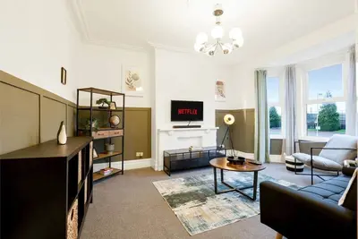 Image de Very Spacious 3br House With Parking nr City Cntr