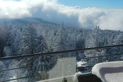 Image de Location à Chamrousse « l’écrin des neiges »\nAu pieds des pistes, magnifique vue