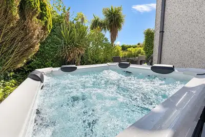Image de Cae Erwyn - Coastal Escape with Hot Tub, Cinema & Games Room