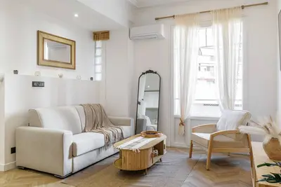 Image de Superbe 2p rénové • Clim • Proche Gare/Tram