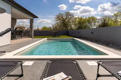 Image de Villa Barbara – Une villa de vacances paisible avec piscine et jardin