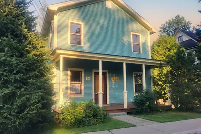 Image de Le cœur du village et la tranquillité!