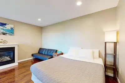 Image de Charming Studio Condo with Nearby Beach Access - Dogs Ok