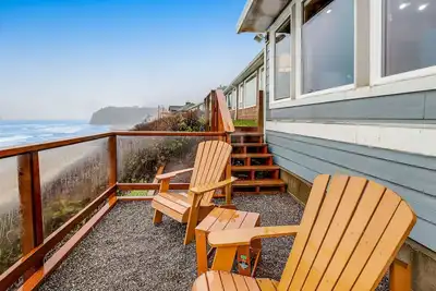 Image de Beachfront Dog Friendly Cottage with Private Hot Tub Fireplace and Ocean Views