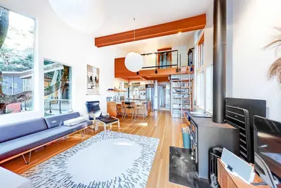 Image de Coleman Creek House with Private Deck Scenic Surrounding Full Kitchen and WiFi