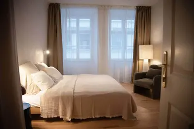 Image de City Center Apartment with Private Terrace