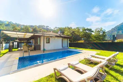 Villa Larisa - Deux Chambres Villa, Couchages 6