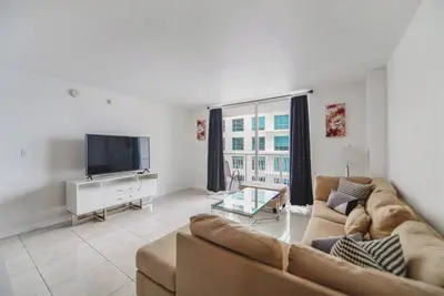 Image de Luxury Bayfront Suite | Views + Resort Pool Access