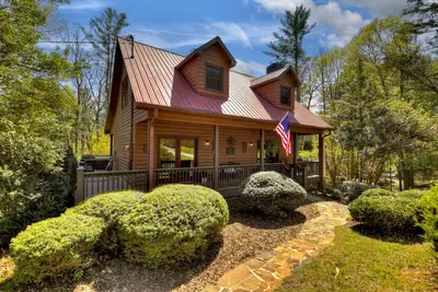 Image de New! Rocco's creekside cabin, relax and wine down