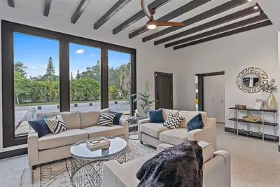 Image de New Luxury 4/3 Home By Downtown, Beach & Keys