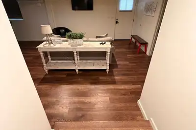 Image de Lake & River Views- Charming Art-Town Retreat