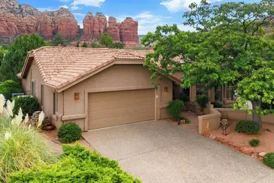 Image de On the Rocks - Beautiful 3 Br / 2 bath home nestled in the heart of West Sedona