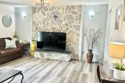 Image de Andover Charm, Perfect for Long-term Stay