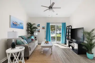 Image de Peaceful 2-bedroom townhome walk to Olde Town Bluffton
