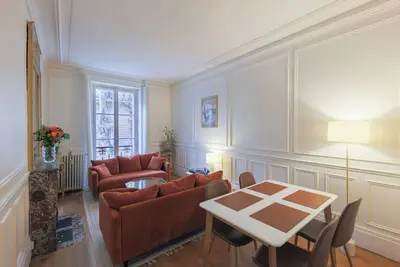Image de Gorgeous apartment in vibrant Paris near Eiffel Tower