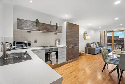 Image de Stylish Retreat- 2 bed city centre apartment