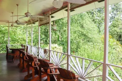 Image de 4 bedroom, 4 bath, beachfront island retreat on Bluff Beach, Bocas Del Toro.