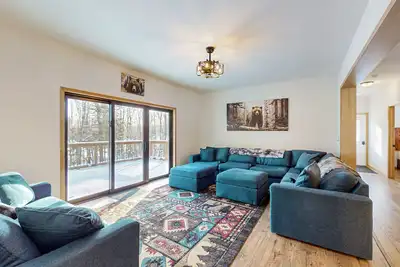 Image de Lakefront escape on Sugar Maple w/ dock, firepit, kayaks, & gas grill- Dogs-Ok