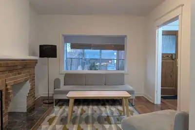 Image de Heart of Bloor West Village: 2-Story Home w/ Yard