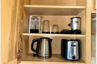 Image de Newly Updated - Middle Floor - Dog Friendly