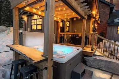 Image de Fraserburg Farmhouse w/ Hot Tub & Oasis Backyard