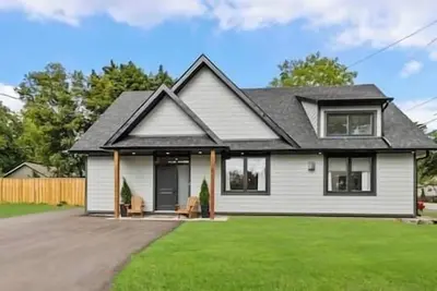 Image de Hot Tub, Innisfil Beach Park - The Nest Lakehouse