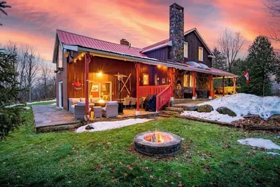 Image de Sundance of Blantyre Ski Lodge w/ Hot Tub & Sauna