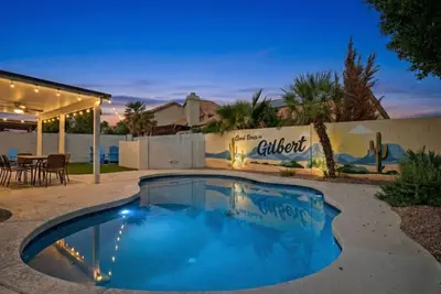 Image de Gilbert Oasis Pool Heating | Game Room | Billiards