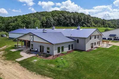 Image de The Zoo Barn! Pool, Hot Tub, Bball/Pkbl, Theater