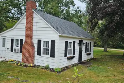 Cozy Crivitz Cabin on Snowmobile Trail