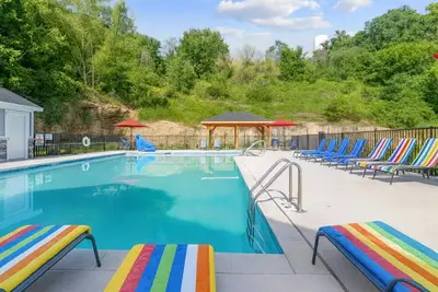 Image de Perfectly located for Branson fun, No step access, 2 pools and modern finishes.