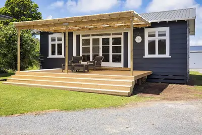 Image de Classic Kiwi Bach- 200 Steps to the Estuary, 5 min walk to the Tavern & Village.