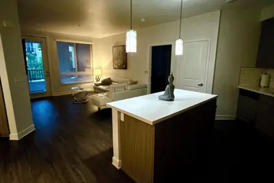 Image de Cozy 2-bedroom apartment in beautiful Glendale with Ac and gym