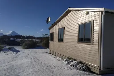 Image de Tongariro Views Cottage. Village centre, rural outlook!