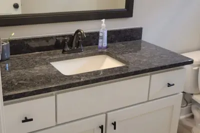 Image de Lake front & dock — good for boating or relaxing on the water.