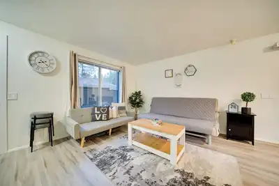 Image de Eastside Tech Hub Home Base Near I-90 & Factoria!