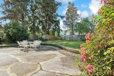 Image de 6 Mi to Downtown Seattle: Peaceful Apt w/ Patio