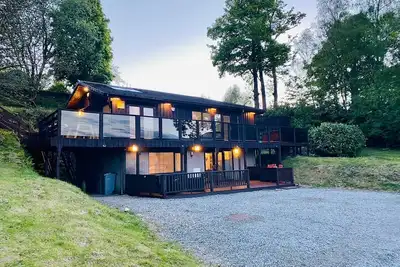 Image de Gorgeous 5-bedroom chalet in Hunters Quay for your getaway
