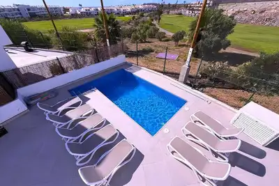 Image de Villa-Salle de bain privée séparée-Vue sur le golf