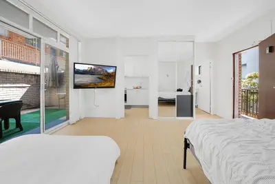 Image de 2 minute walk to Bondi Beach-350m-Sleeps 4 Guests-Netflix-Wifi