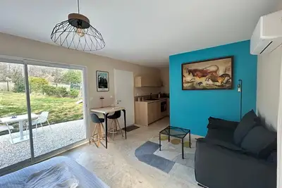 Image de Joli studio à Fontarèches (Gard) avec piscine partagée, Wi-Fi et climatisation
